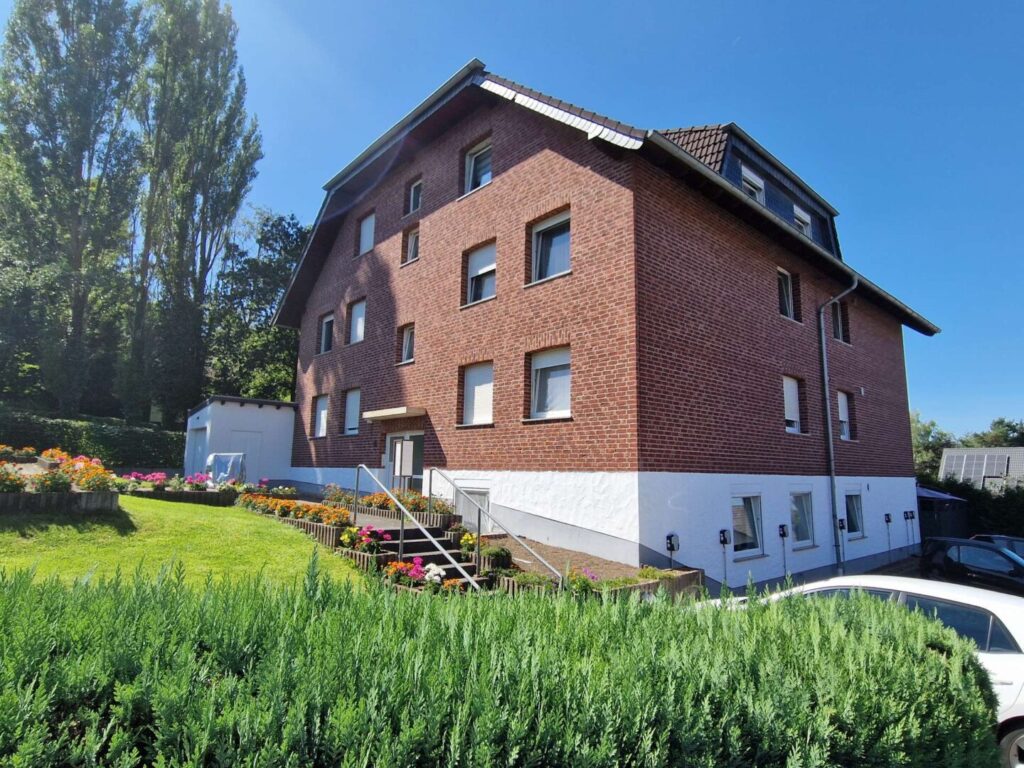 Hausansicht straßenseitig